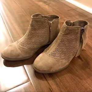 Girls Report Short Boots Size 13